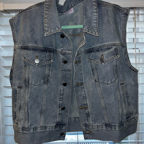 Pink Lily Light Wash Denim Vest | Classic Sleeveless Jean Jacket XL - Picture 2 of 4